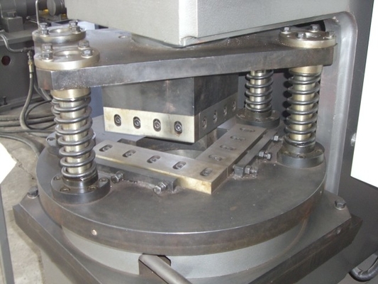 হাইড্রোলিক এঙ্গেল নোচিং মেশিন মডেল QJ160