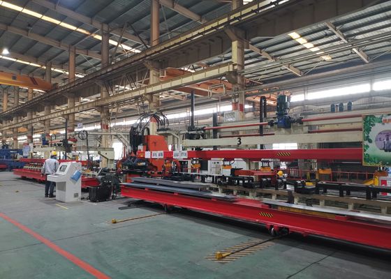 4000 - 8000 মিমি দৈর্ঘ্য অটোমোবাইল লংটিউডিনাল বিম ফ্ল্যাট প্লেট 1200 কেএন নামমাত্র শক্তি সিএনসি পাঞ্চিং উত্পাদন লাইন মডেল এফপিসিপি 120