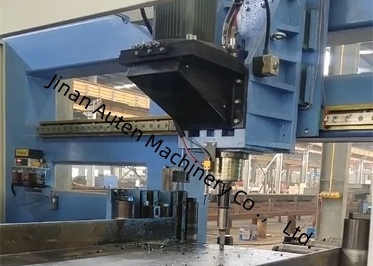 3 সেট টুল ম্যাগাজিন 3D CNC H বীম ড্রিলিং, টেপিং এবং কাটিং মেশিন Φ10 হাইড্রোলিক চিহ্নিতকরণ ইউনিট অক্ষরের আকার