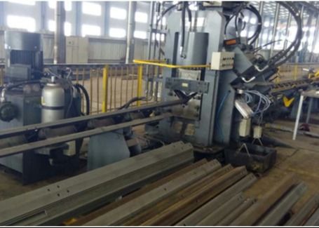 Φ26×12 সর্বাধিক ছিদ্রকরণ CNC অ্যাঙ্গেল মেটাল পাঞ্চিং, চিহ্নিতকরণ এবং শিয়ারিং লাইন ৩ CNC অক্ষ