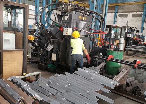 32x7x3m Cnc অ্যাঙ্গেল পাঞ্চিং কাটিং মেশিন লাইন 1000/1200KN মার্কিং ফোর্স